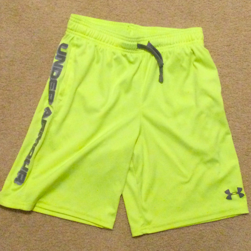 🌼SALE 3 for $18🌼 Under Armour boy’s shorts